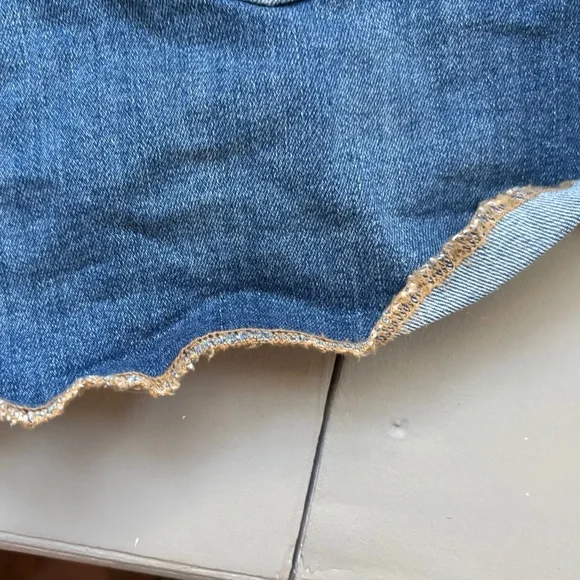 Old Navy Mid Rise Jean Short/ Jort 2 - Picture 3 of 6